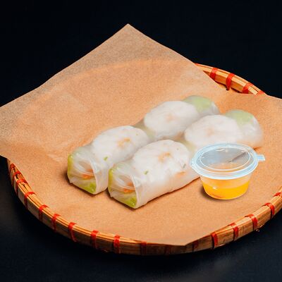 Фреш-роллы с креветками и острым соусомв Бау азия по цене 530 ₽