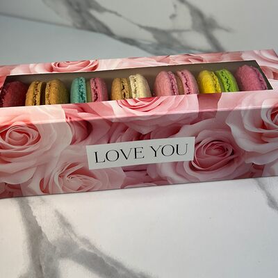 Пирожные Макарон в подарочной упаковкев Bottoni macaron по цене 800 ₽