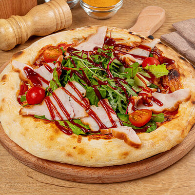 Пицца Н Индейка барбекю в TeaRoom по цене 689 ₽