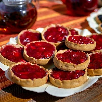 Шаньги с клубникой в Пироги по-коми по цене 1799 ₽