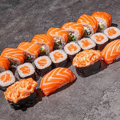 Сет с лососем в Rock & Roll Sushi по цене 1750 ₽