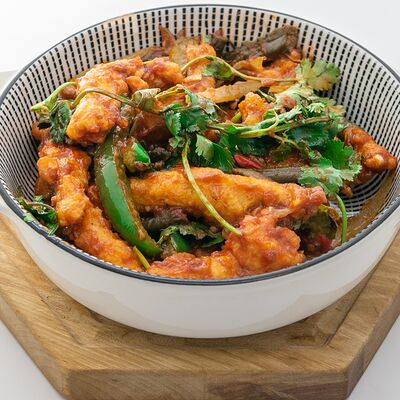 Курица по-азиатски с овощами в Daddys pub по цене 745 ₽