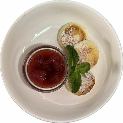 Нежные сырники 3шт в Малевич по цене 319 ₽