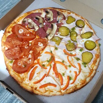 Вкусно Микс в Вкусно Пицца по цене 950 ₽