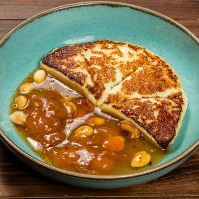 Жаренный на углях сыр халуми, пряное варенье из абрикосов в Трактир Колесо по цене 599 ₽