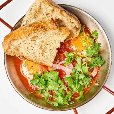 А-ля шакшука в Mike&Molly по цене 560 ₽