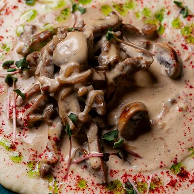 Бефстроганов с картофельным кремом в 9 ярдов по цене 550 ₽