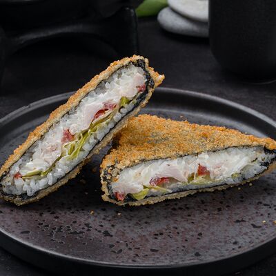 Сэндвич-ролл с курицей темпура в Рыба закусывала по цене 389 ₽