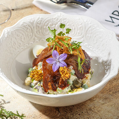 Оливье с говядиной и языком в Ива по цене 885 ₽