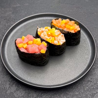Гунканы с манго сет 3 штуки в Лосось Sushi & Oysters по цене 530 ₽