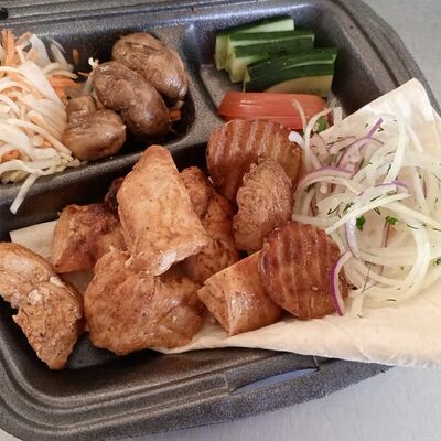 Комплексный обед со свиной корейкой в Шашлык Шаурма на углях по цене 640 ₽