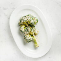Брокколи с соусом Цезарь в Marso Polo