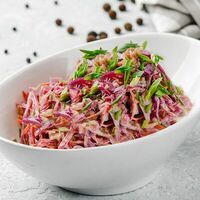 Салат Коул слоу в Праймбиф бар