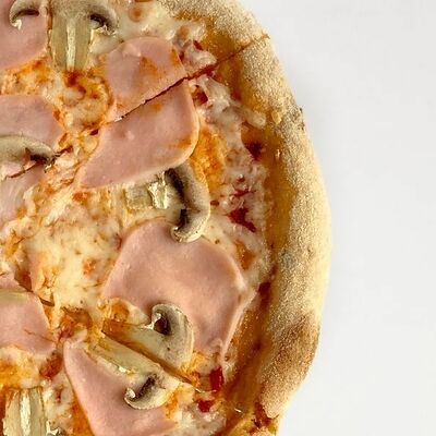 Пицца Ветчина грибы на тонком тесте в G-PiZZA по цене 530 ₽