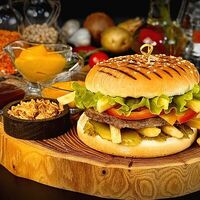 Бургер с фри в ШаурPro