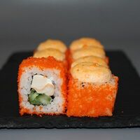 Запеченная калифорния с курицей в Chicken & Roll