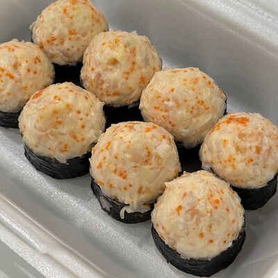 Запеченный ролл с креветкойв Роллбург по цене 1200 ₽