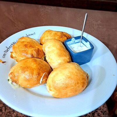 Мини-пирожки с мясом в Нефертити по цене 352 ₽