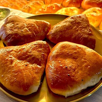 Пирожок с куриной печеньюв Златая Корочка по цене 149 ₽