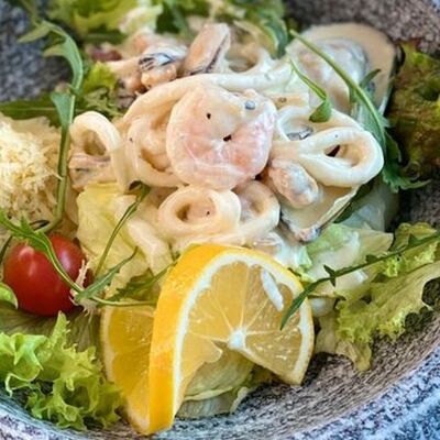 Теплый салат маре в Ricco Celentano по цене 825 ₽