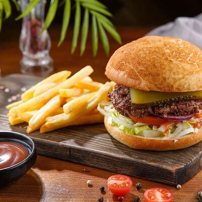 Гамбургер в ЧиллДОМ по цене 560 ₽