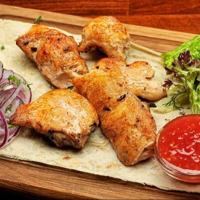 Шашлык из куриного бедра в Чайхана маркет по цене 525 ₽