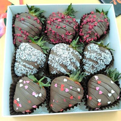 Клубника в шоколаде Callebaut №120-9 в TRIKOROBOCHKI по цене 1500 ₽