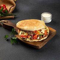 В пите с говядиной в J.J.DONER