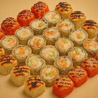 Сет с горячими роллами в Hakuna Matata