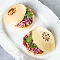 Бао с томлёной говядиной в Cutlet by El Gauchito