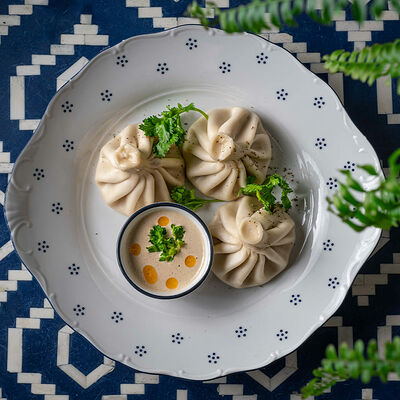 Хинкали с индейкой и соусом Баже в MANANA по цене 570