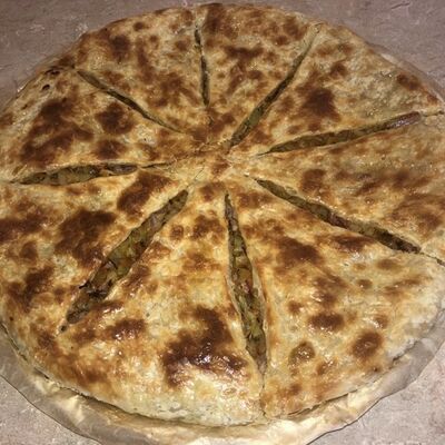 Хачапури Баварское с куриными колбасками и с тушеной капустой в Hot Lavash по цене 910 ₽