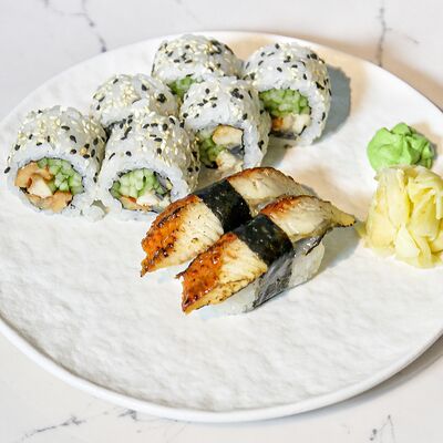 Сет Ролл с угрём и нигири Угорь в Delicates Club по цене 1095 ₽