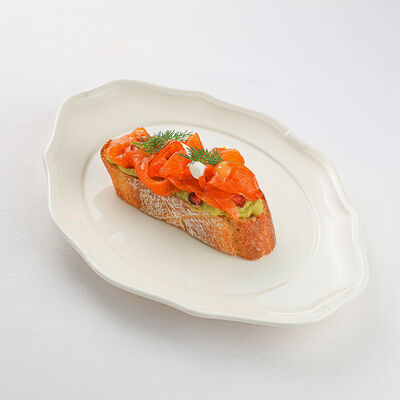 Брускетта с лососем, авокадо и лимонным кремом в La Scala Trattoria Ignazio по цене 18 р.