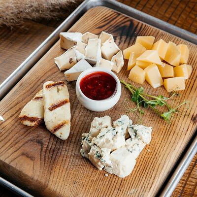 Сырное плато в Потроха по цене 749