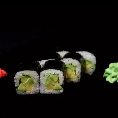 Ролл с авокадо в Пара палок по цене 280 ₽