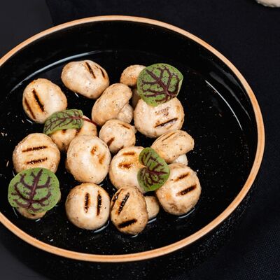 Шампиньоны на гриле в РАХАТ по цене 330 ₽