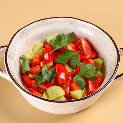 Салат Витаминка от бабули Грека в Семейный ресторан Mr Grek по цене 420 ₽