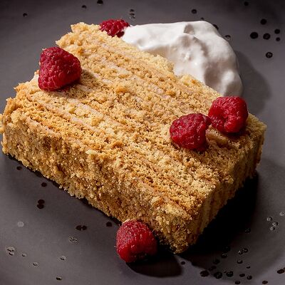 Медовик с кремом из трюфеля в Ваще Огонь по цене 460