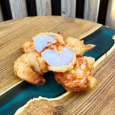 Тигровые креветки в сухарях панко в Umami по цене 350 ₽