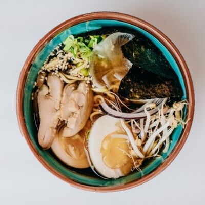 Рамен с цыпленком в Kitchen lab по цене 320 ₽