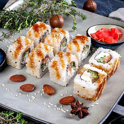 Филадельфия в кунжуте в Дом роллов по цене 241 ₽