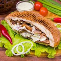 Шаурма в матнакаше с курицей в Дурум