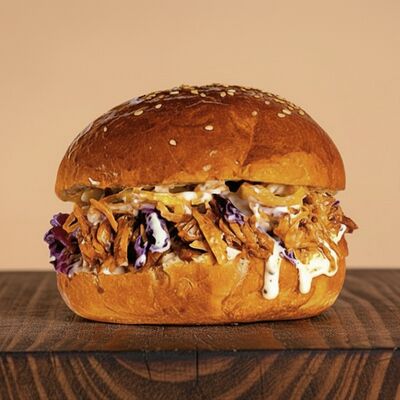 Бургер с реберным мясом в Гриль Бар Понеслось по цене 630 ₽