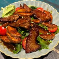 Салат с говядиной в La Catrina