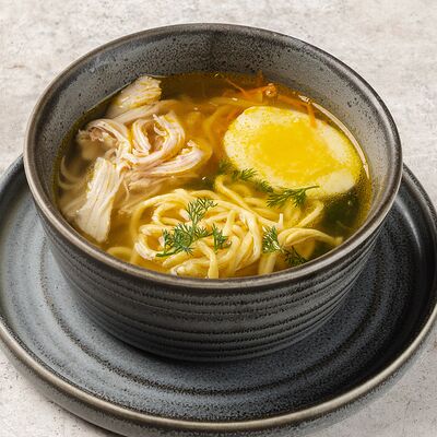 Суп из цыпленка с домашней лапшой в Ресторан Европа по цене 370 ₽