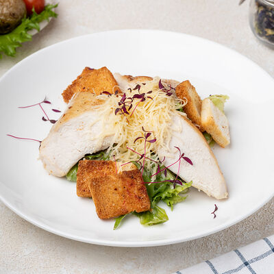 Салат Цезарь в Коломан по цене 450 ₽