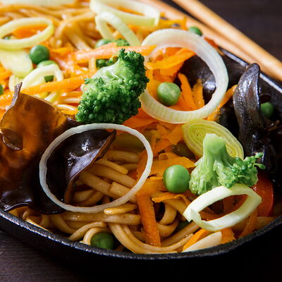 Удон от шеф-повара с овощами в Чайна Тун по цене 250