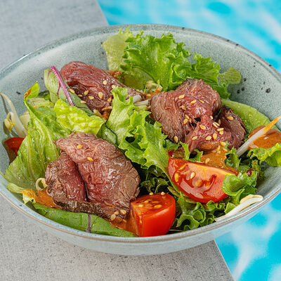 Салат с ростбифом в Nemo по цене 710 ₽