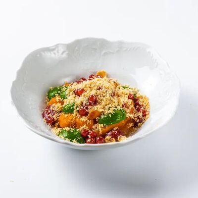 Пареная репа с халвой и ореховым соусомв Dodici Seafood по цене 420 ₽